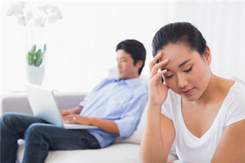 婚姻危机：情感疏离、冷漠疏远、沟通失效